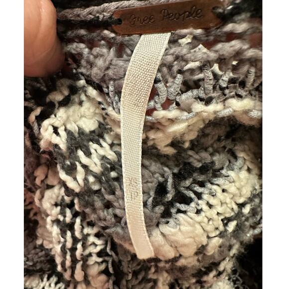 Free People gray white striped open knit v neck oversize sweater size XS - Picture 3 of 12